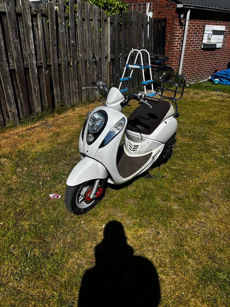 Sym mio 100cc Tekoop/Teruil, Fietsen en Brommers, Scooters | SYM, Zo goed als nieuw, Mio, Benzine, Ophalen