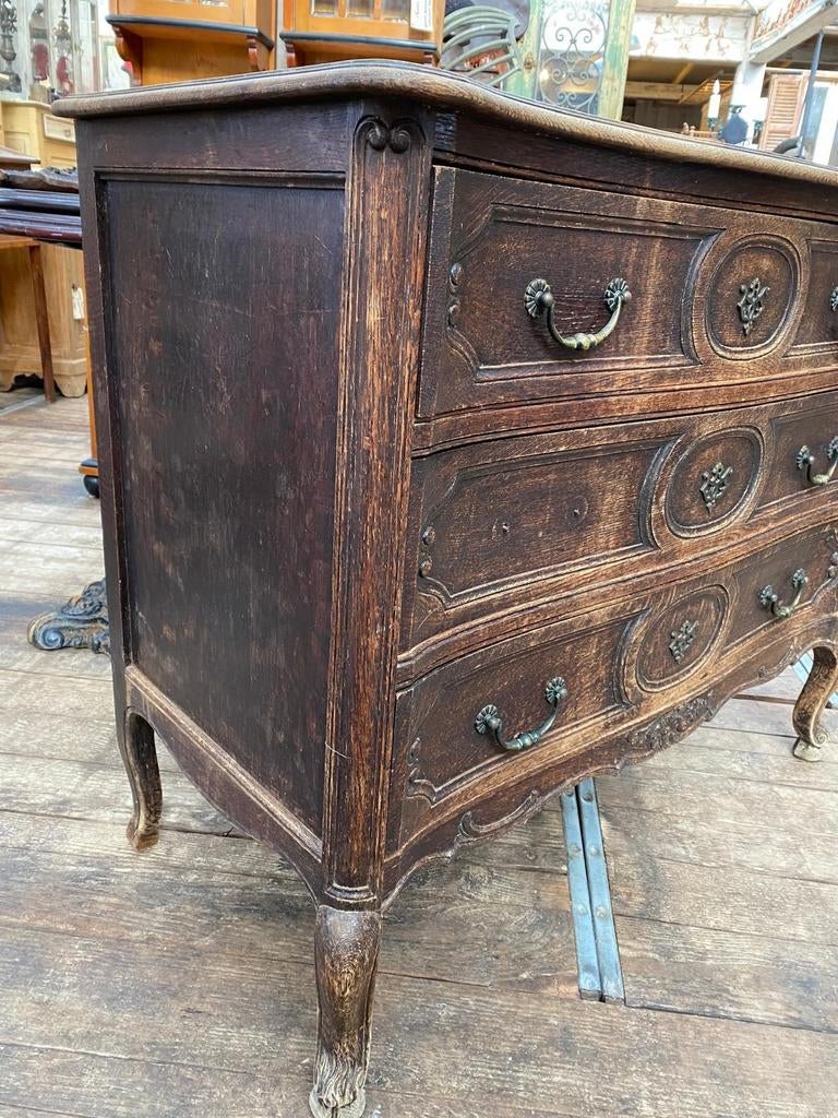Antieke sleetse Franse ladekast kast commode, Antiek en Kunst, Ophalen