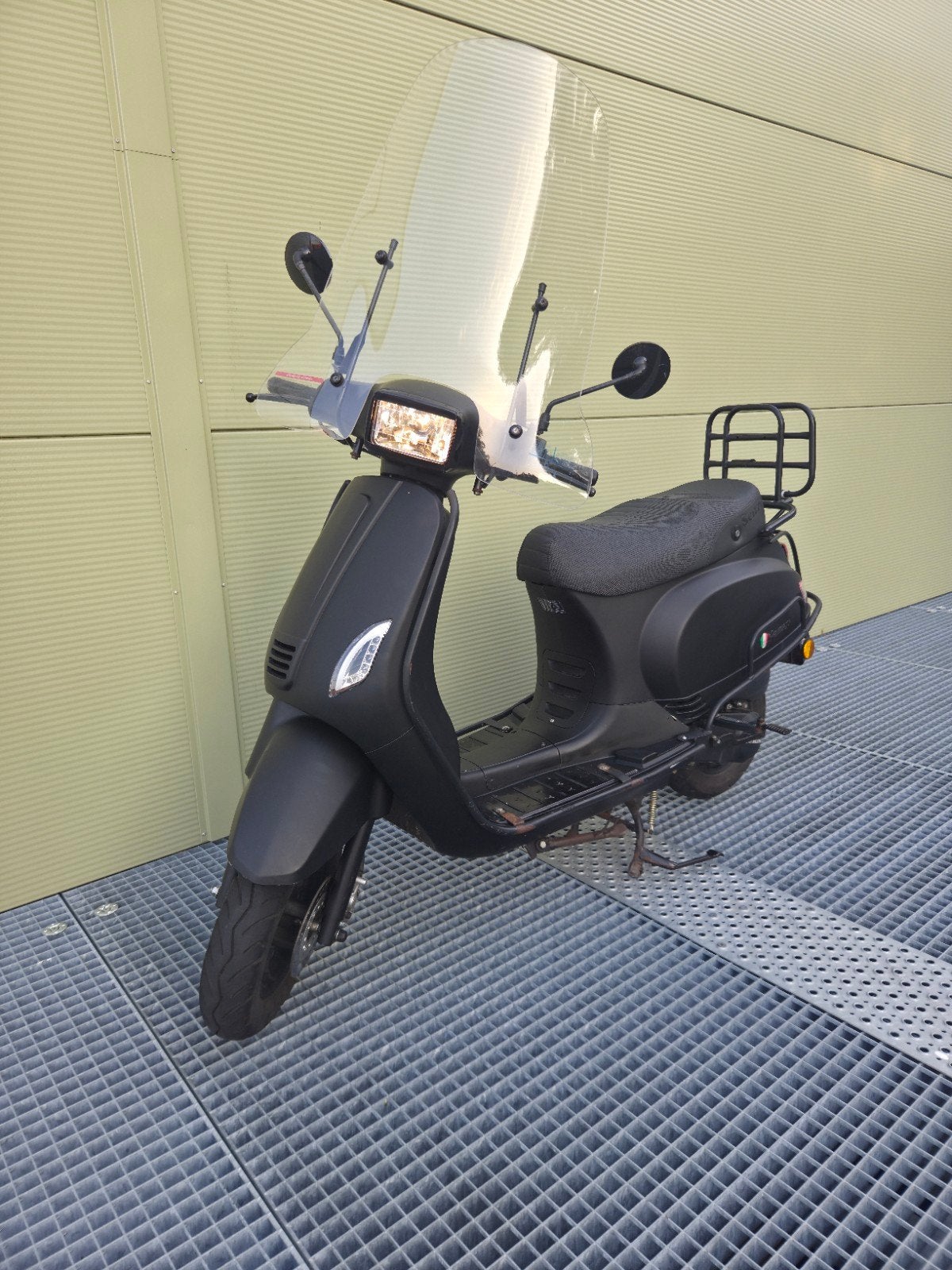 Senzo RivaLux S Snorscooter | 2021 | 8.786 km | Rijklaar, Zo goed als nieuw, Benzine, Ophalen, Overige merken
