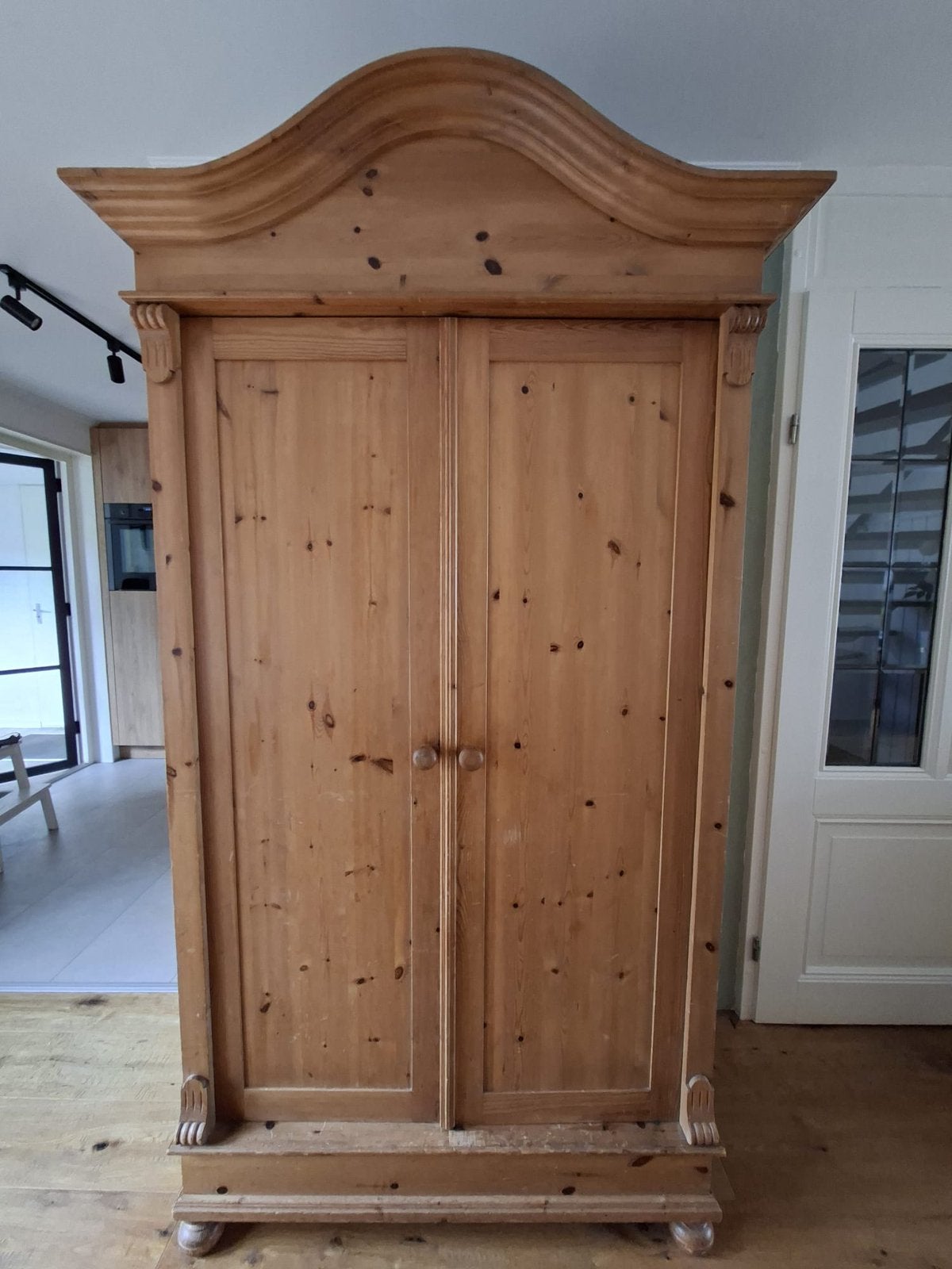 Brocante oud geloogd grenen kast met boog €100, Ophalen, Gebruikt, 100 tot 150 cm, 200 cm of meer