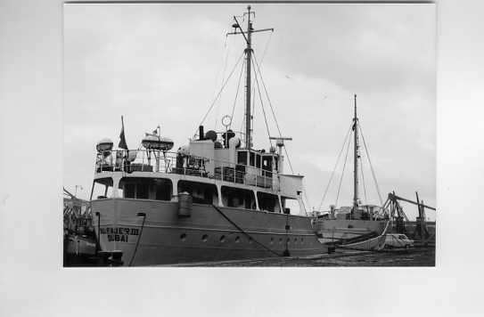 scheepvaart-foto-al fajer III, Ophalen of Verzenden, Zo goed als nieuw, Motorboot, Boek of Tijdschrift