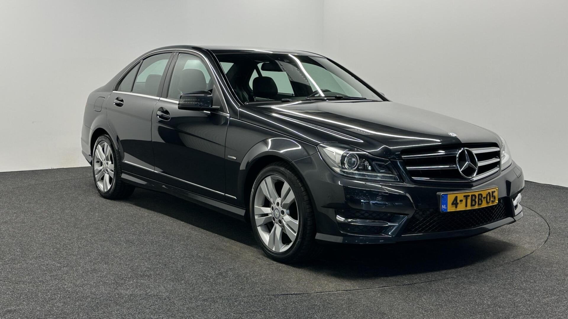 Mercedes-Benz C-klasse 180 Ambition Avantgarde AMG XENON TRE, Achterwielaandrijving, Met garantie (alle), Zwart, Sedan