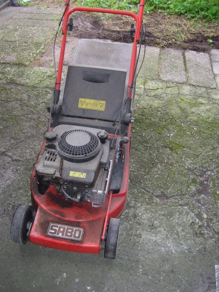 GRASMAAIER, Cirkelmaaier, Zo goed als nieuw, Opvangbak, Benzine-grasmaaier