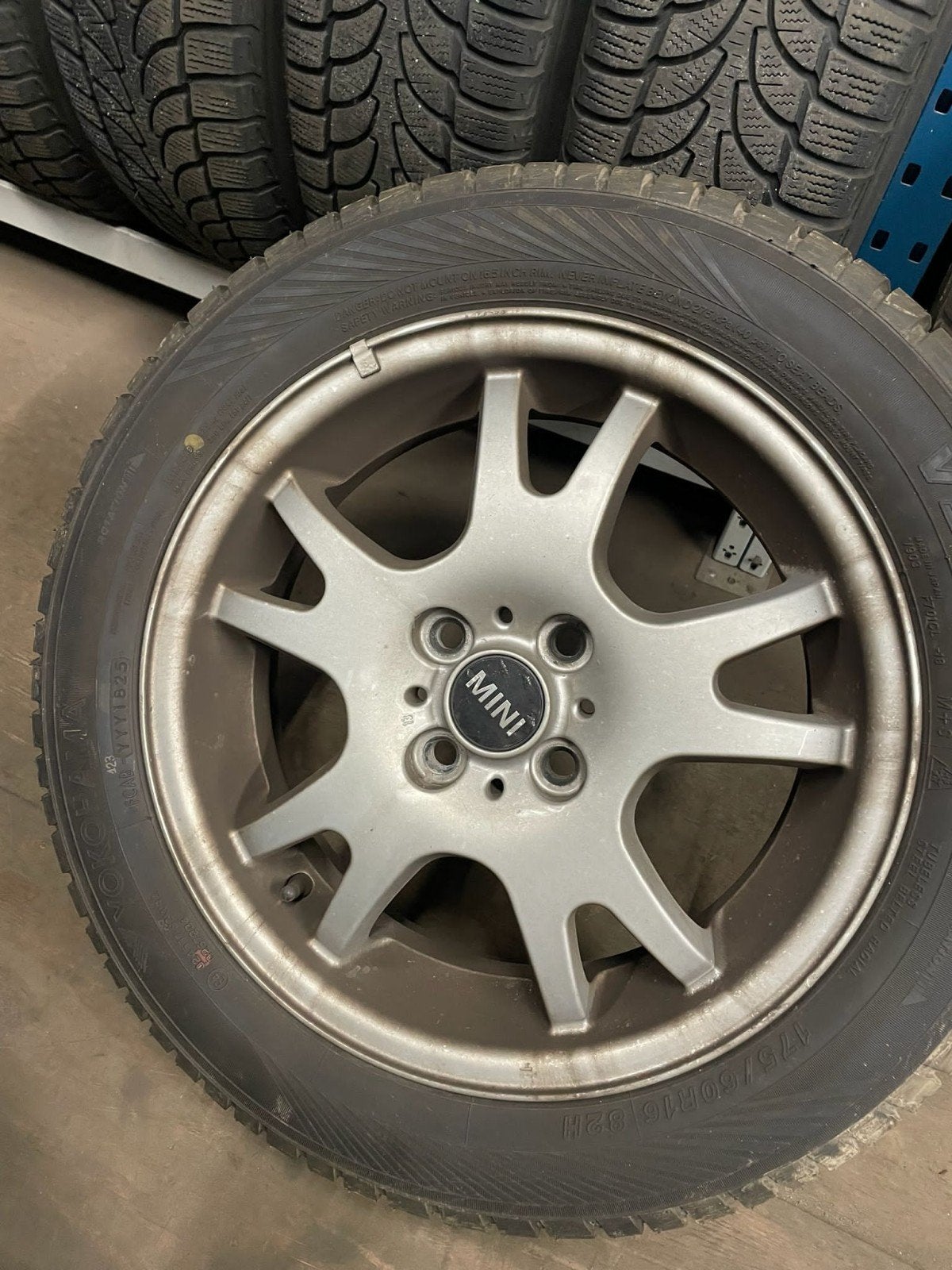 16 inch velgen met nieuwe winterbanden, Ophalen