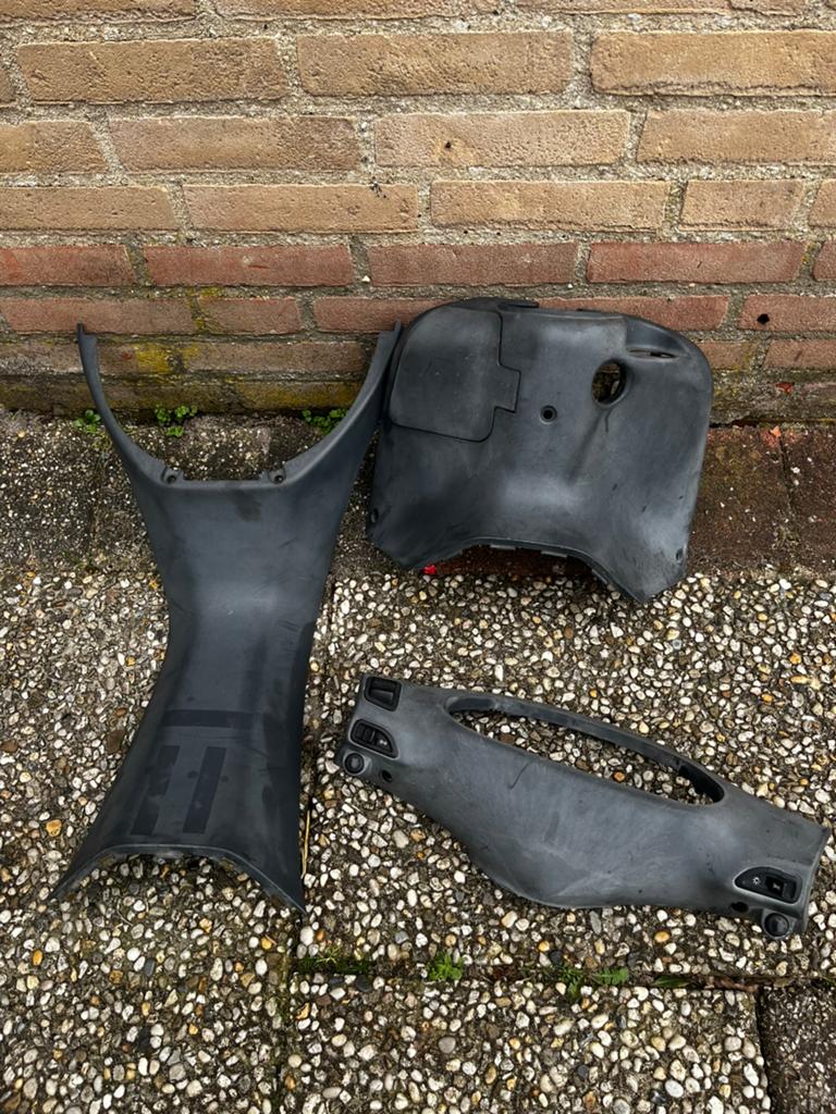 Gilera runner binnenkappenset, Fietsen en Brommers, Brommeronderdelen | Scooters, Ophalen of Verzenden