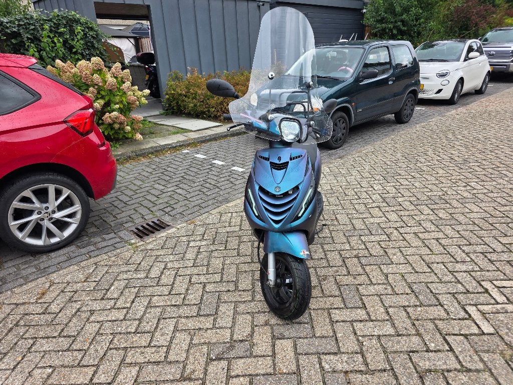 Piaggio Zip 2023 kleur cameleon 7250 km, Fietsen en Brommers, Ophalen, Maximaal 45 km/u, Zip, 49 cc