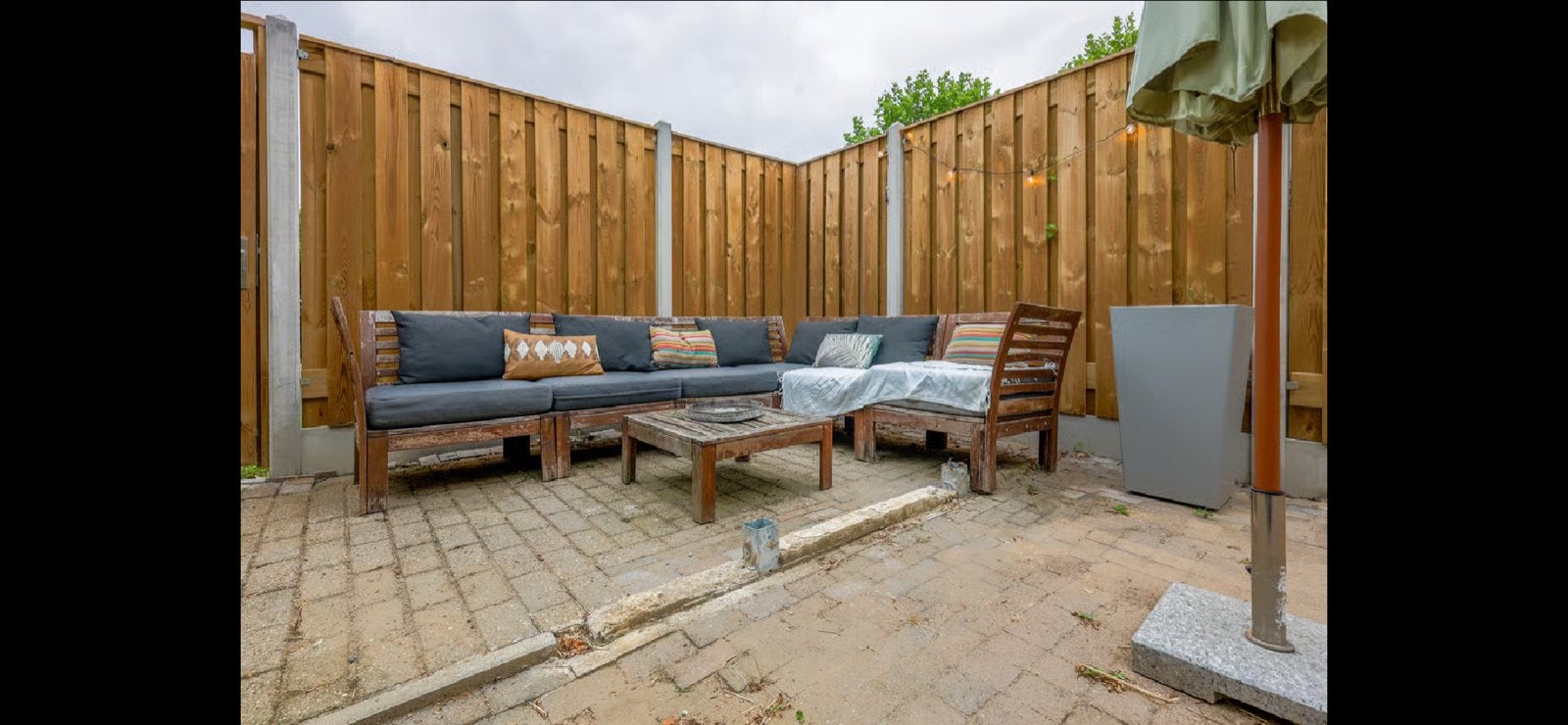 Houten loungeset met kussens en salontafel, Tuin en Terras, Ophalen, Gebruikt, Meer dan 8 zitplaatsen, Loungeset