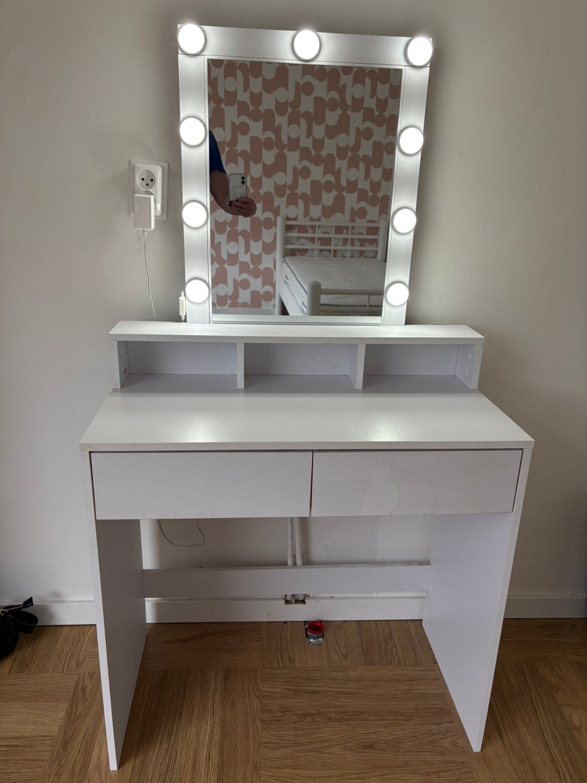 Make-up tafel met verstelbare kruk en spiegel met lampjes, Huis en Inrichting, Tafels | Kaptafels, Ophalen, Zo goed als nieuw