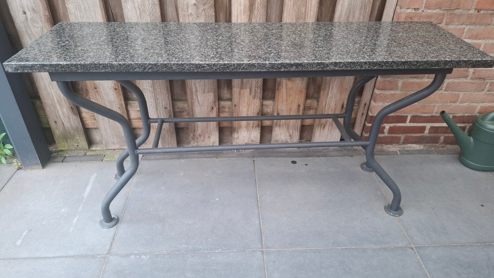 Sitetable met impala graniet blad en onderstel, Ophalen, Gebruikt, Rechthoekig, Metaal