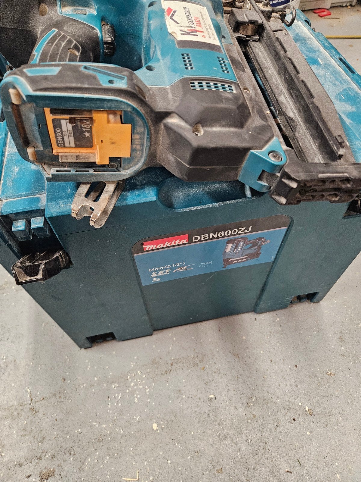 Makita DBN600ZJ 18V Accu Brad Tackernailer 16Ga, Ophalen