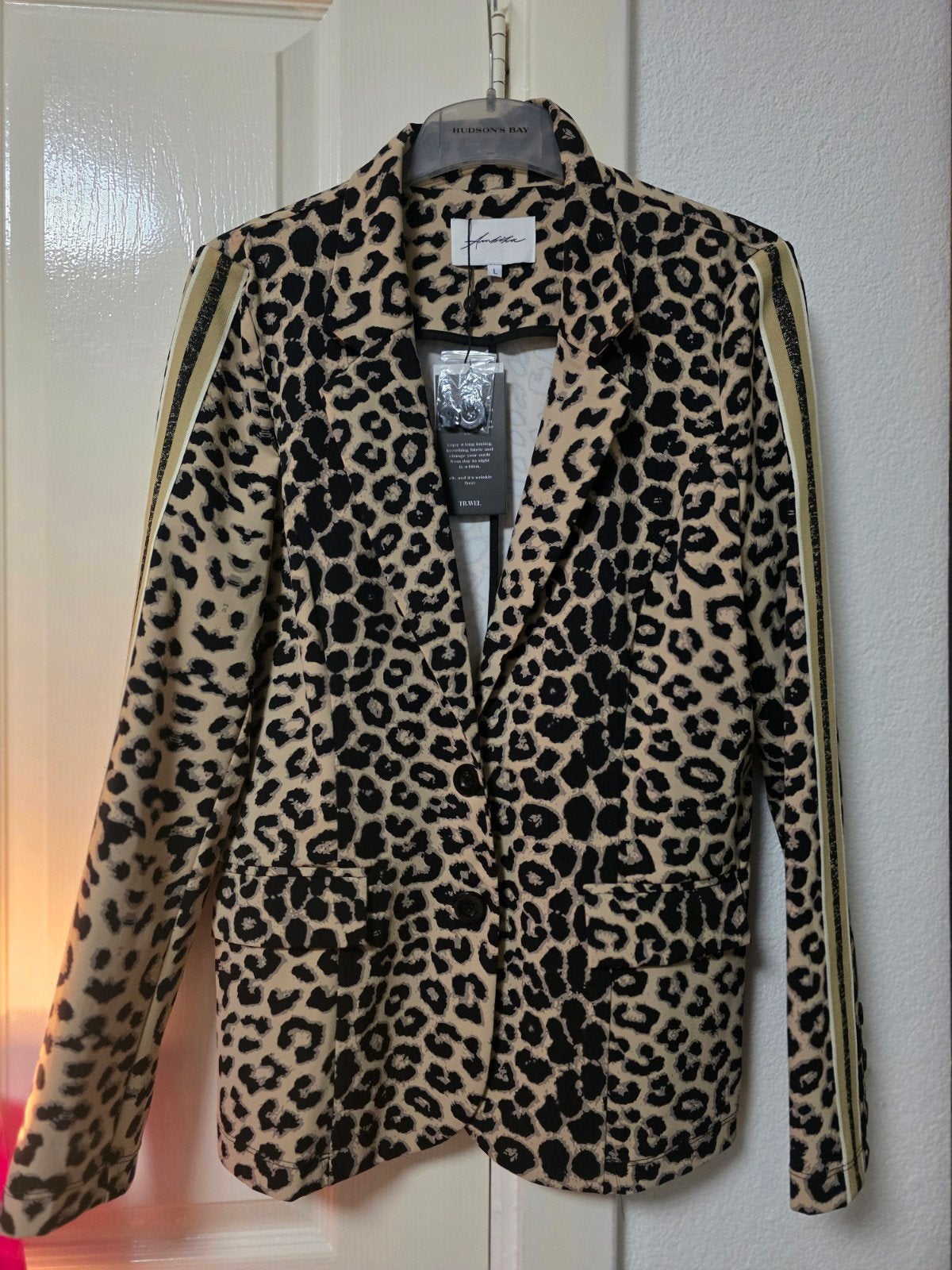 Ambika leopard travelstof blazer,nieuw met kaartjes! maat 40, Maat 38/40 (M), Bruin, Nieuw, Ophalen of Verzenden