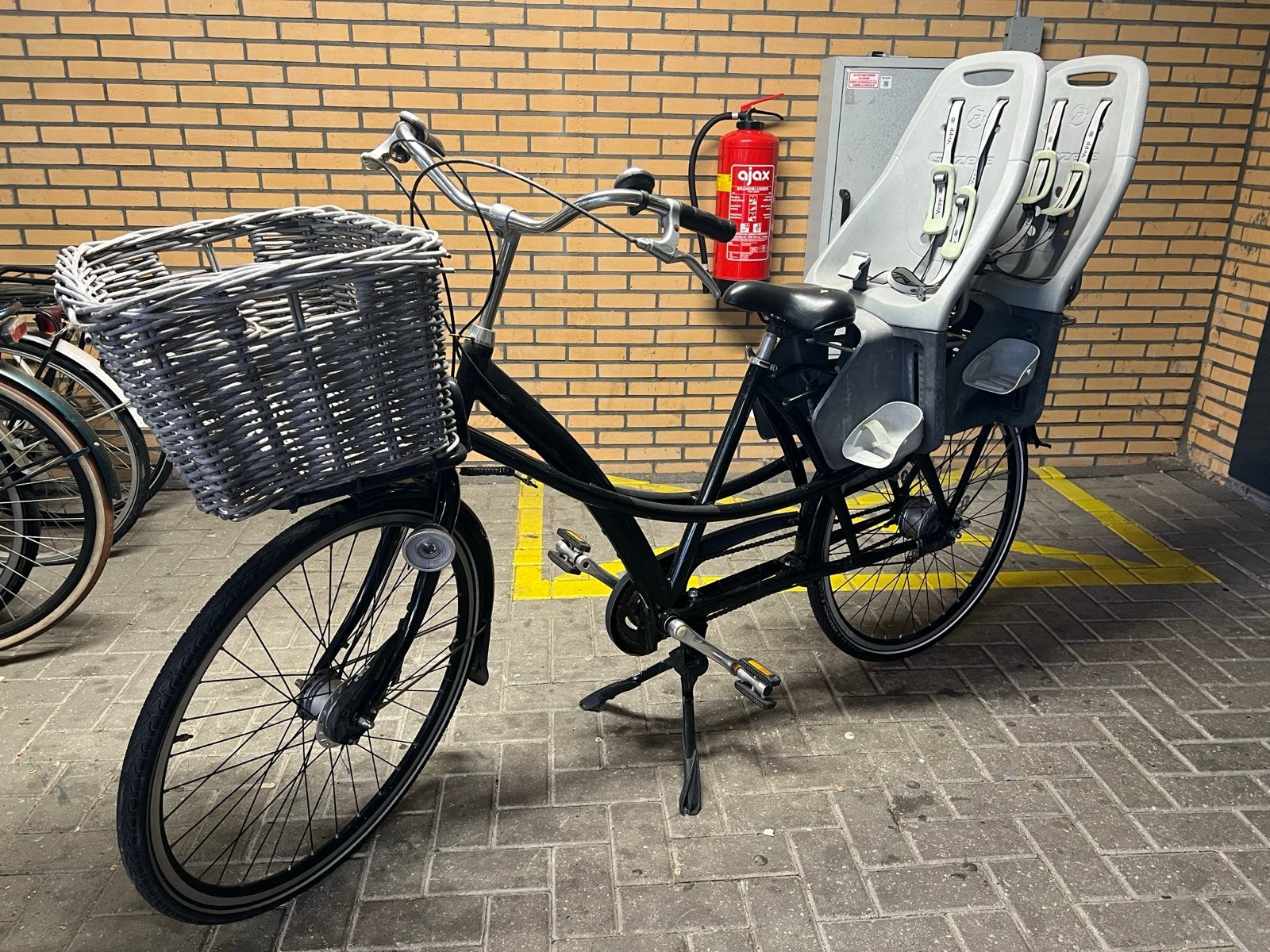 Azor transportfiers met Yepp zitjes en nieuwe achterband, Terugtraprem, Gebruikt, Versnellingen, Ophalen