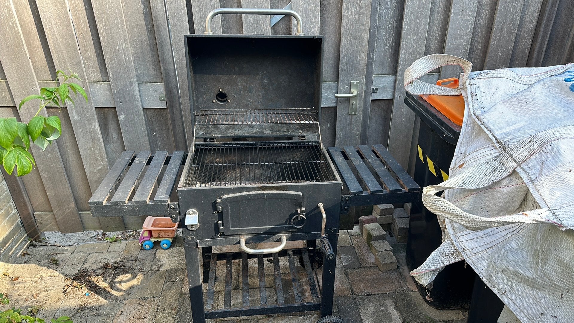 Taino barbecue houtskool, Tuin en Terras, Houtskoolbarbecues, Ophalen, Gebruikt