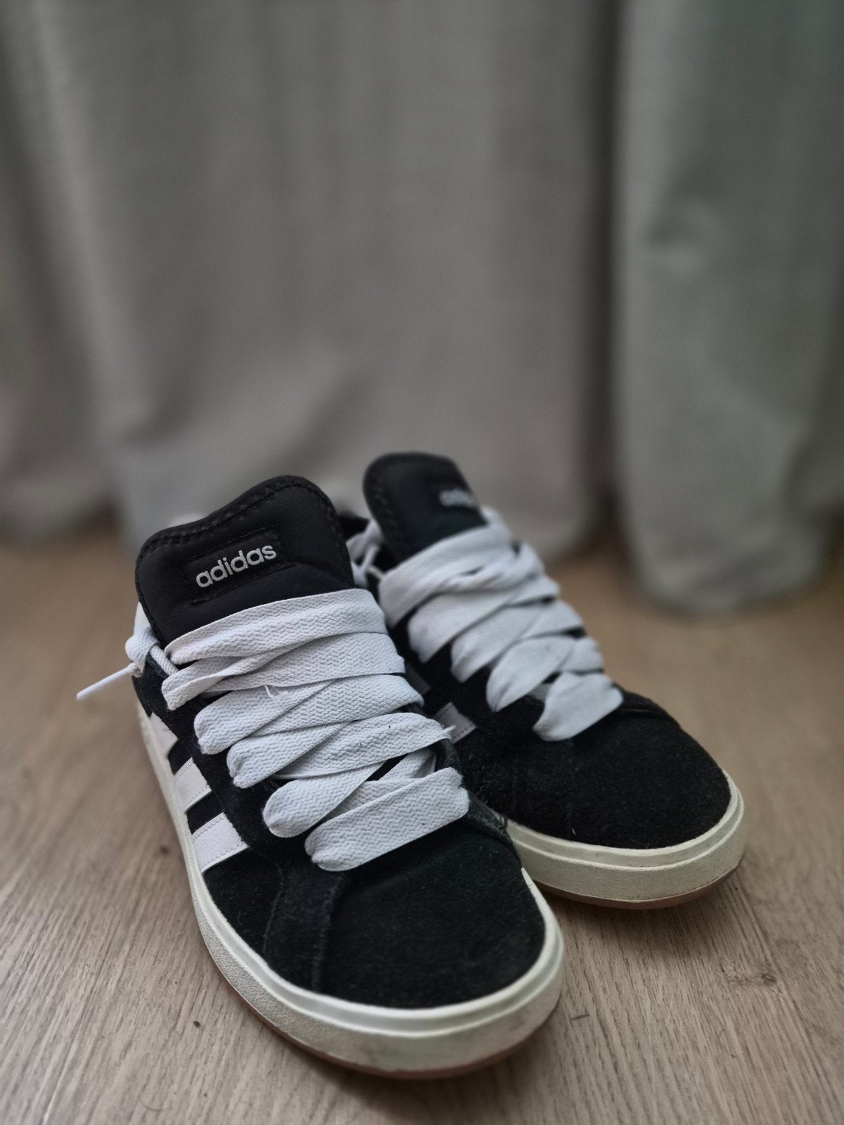 Adidas sneakers voor kinderen - Zwart met witte strepen, Adidas, Gebruikt, Jongen of Meisje, Schoenen