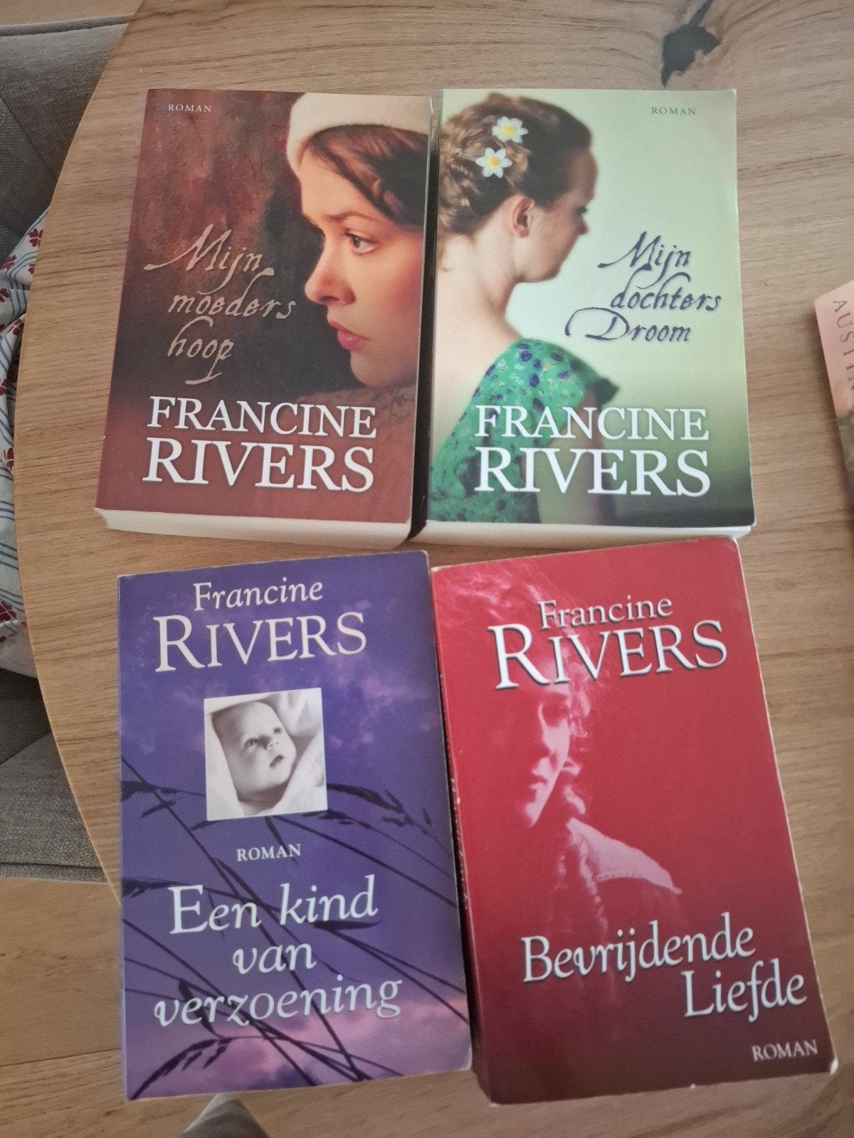 Francine Rivers set boeken dochters droom moeders hoop8, Ophalen of Verzenden, Gelezen, Francine Rivers