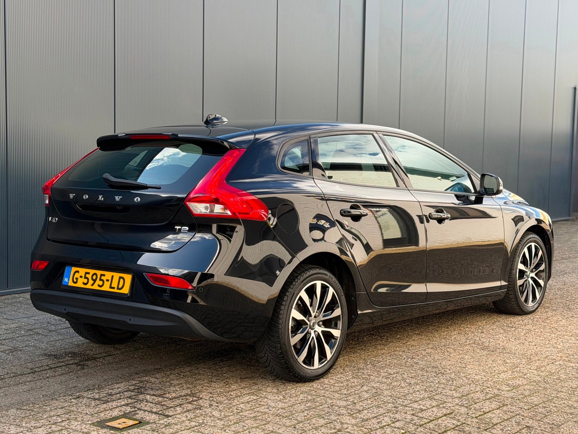 Volvo V40 1.5 T2 Automaat|Facelift|StoelVW|Camera|APK, Auto's, Volvo, Euro 6, 700 kg, Leder, Bedrijf