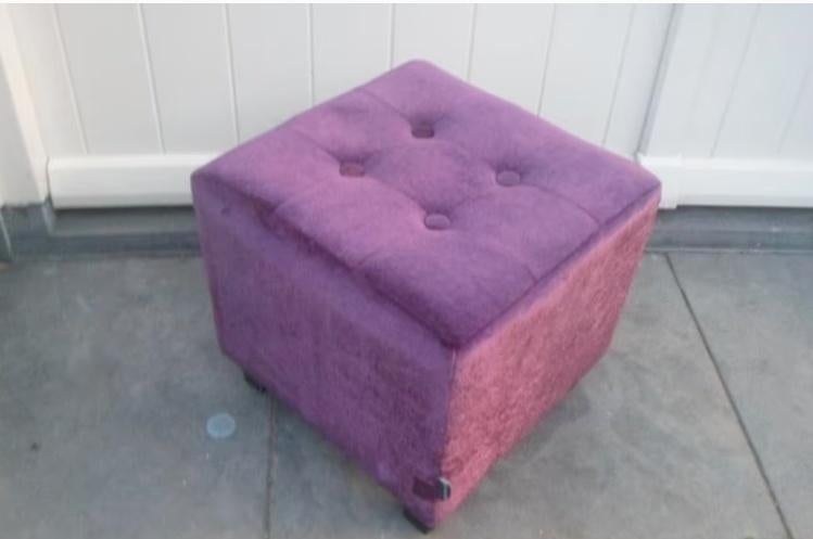 Paarse POEF Riverdale 35 x 35 cm. hocker stof velours velvet, Minder dan 50 cm, Gebruikt, Vierkant, Minder dan 50 cm