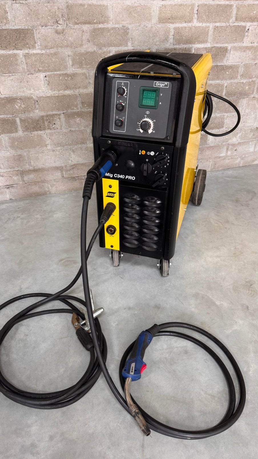 ESAB MIG C340 PRO  340 ampere luchtgekoeld, Ophalen, Zo goed als nieuw, 250 ampère of meer, Co2