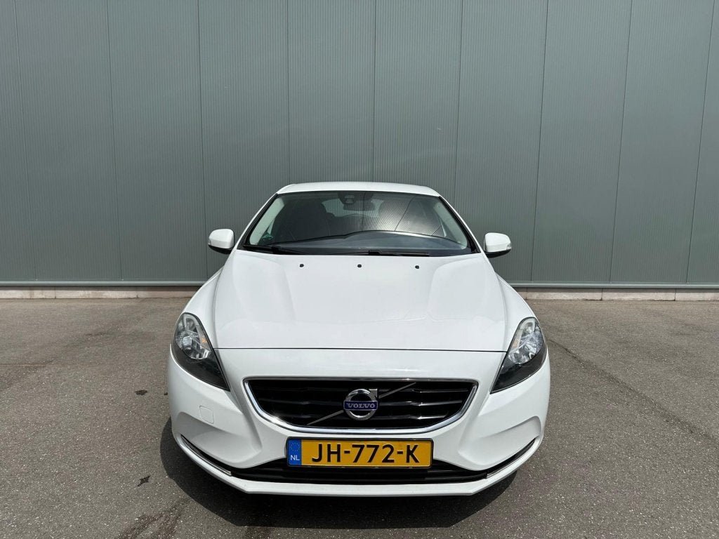 Volvo V40 2.0 D2 Nordic+ ONDERHOUDSBOEKJE | NAP ! (bj 2016), Auto's, Volvo, Euro 6, 4 cilinders, 1969 cc, Wit