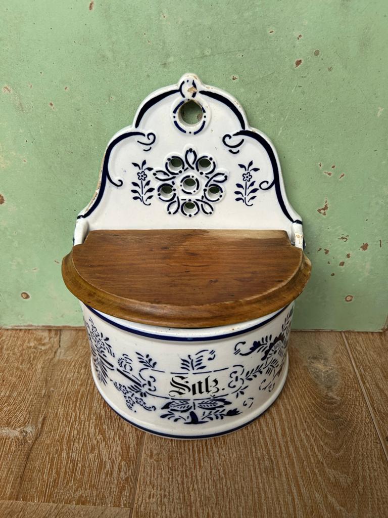Antieke Duitse zoutpot met blauw glazuur en houten deksel, Ophalen of Verzenden