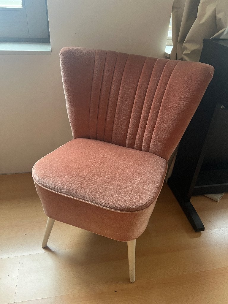vintage roze stoel, Ophalen, Gebruikt, Minder dan 75 cm, Vintage retro suède roze stoel