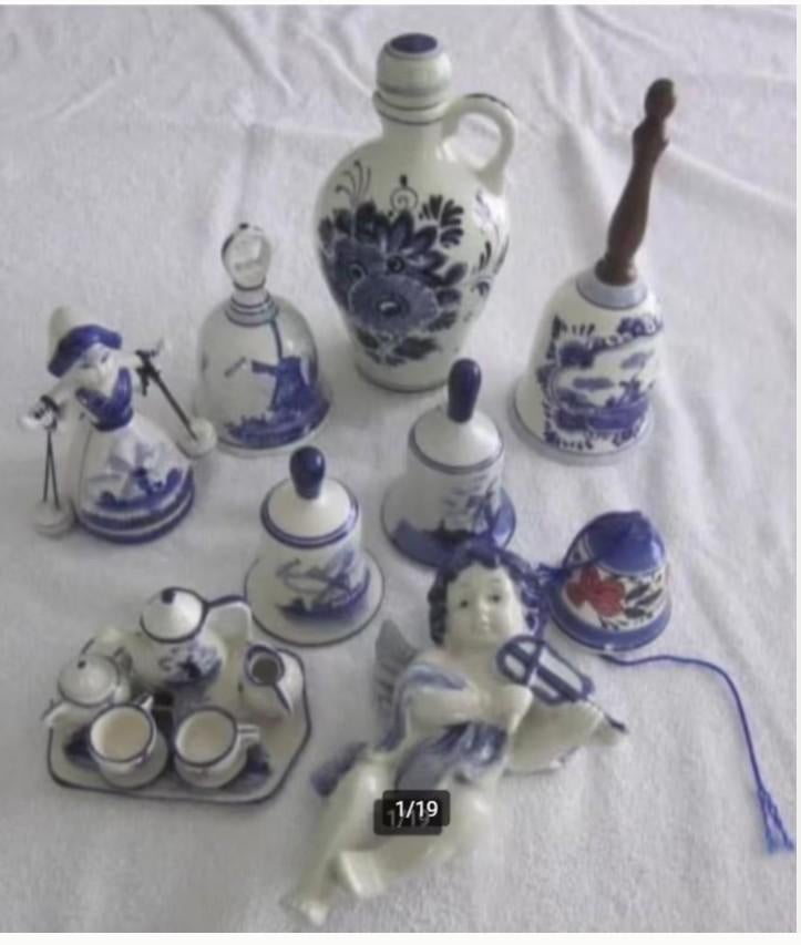 9 Delftsblauwen items waaronder tafelbellen en engel., Antiek en Kunst, Ophalen of Verzenden