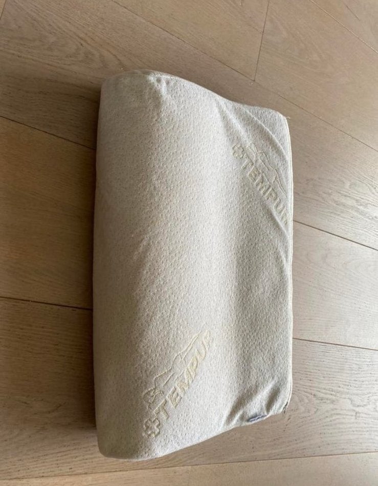 Tempur kussen nieuwstaat, Huis en Inrichting, Slaapkamer | Beddengoed, Eenpersoons, Wit, Ophalen of Verzenden, Zo goed als nieuw