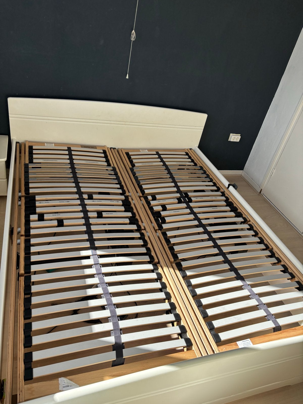 Elektrisch verstelbaar bed met nachtkastje, Ophalen, Wit, Tweepersoons, 200 cm