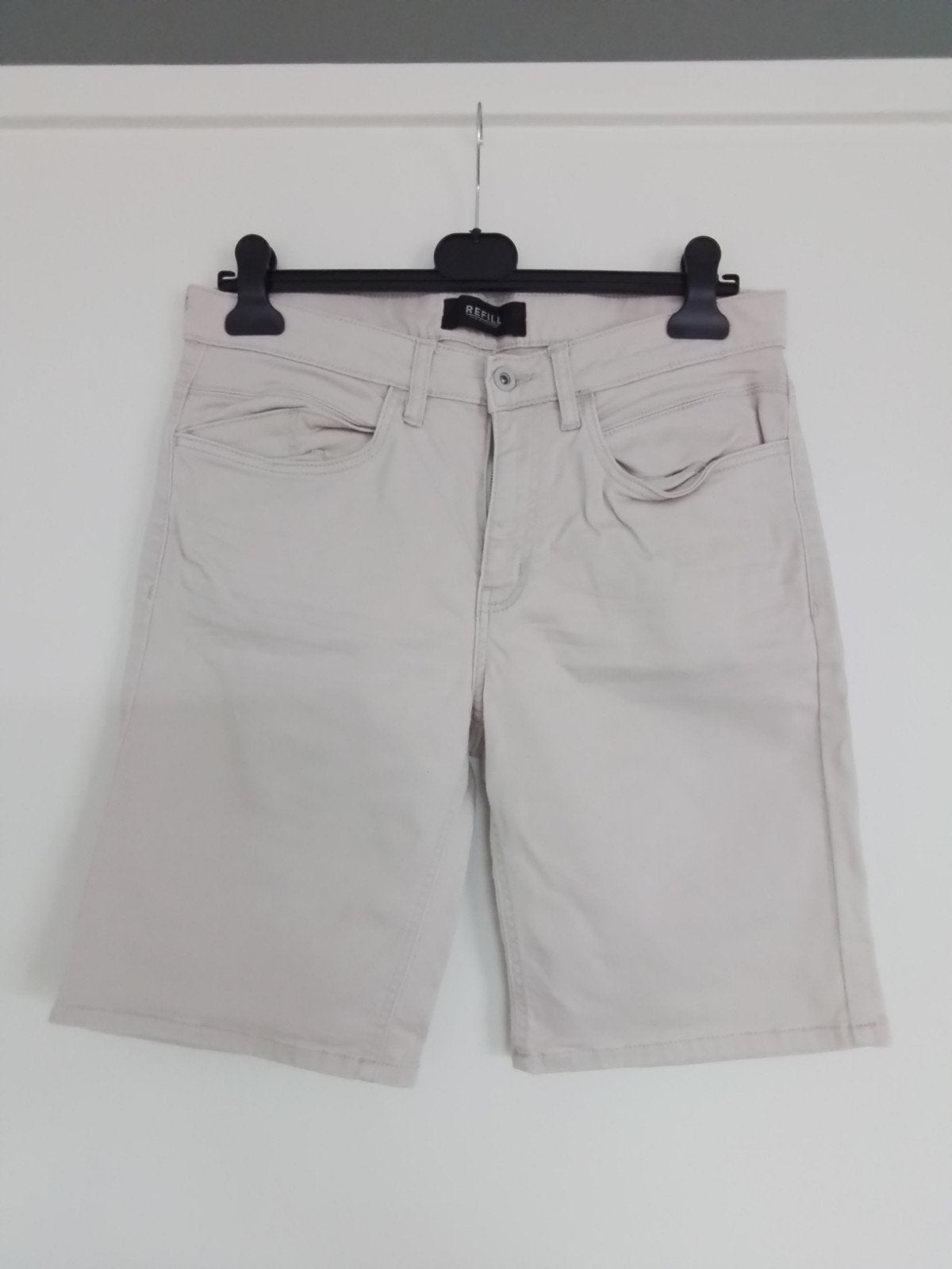 Beige korte broek Refill mt L, Overige kleuren, Ophalen of Verzenden, Zo goed als nieuw, W30 - W32 (confectie 38/40)
