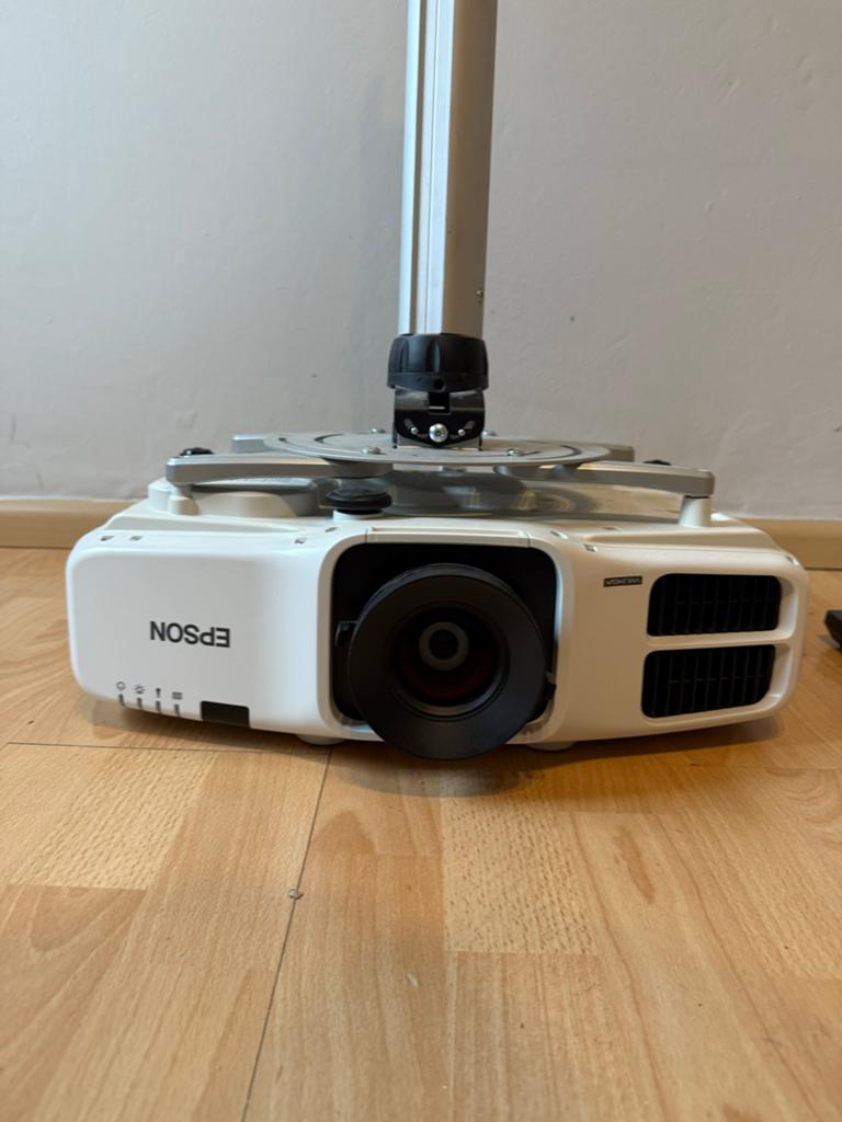 Epson Projector met afstandsbediening en kabels, Audio, Tv en Foto, Beamers, Ophalen, Gebruikt, Overige technologieën, Overige resoluties