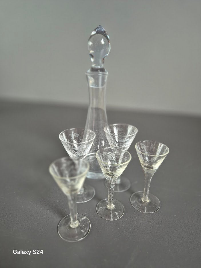 Oude glaasjes met karaf, Antiek en Kunst, Antiek | Glas en Kristal, Ophalen