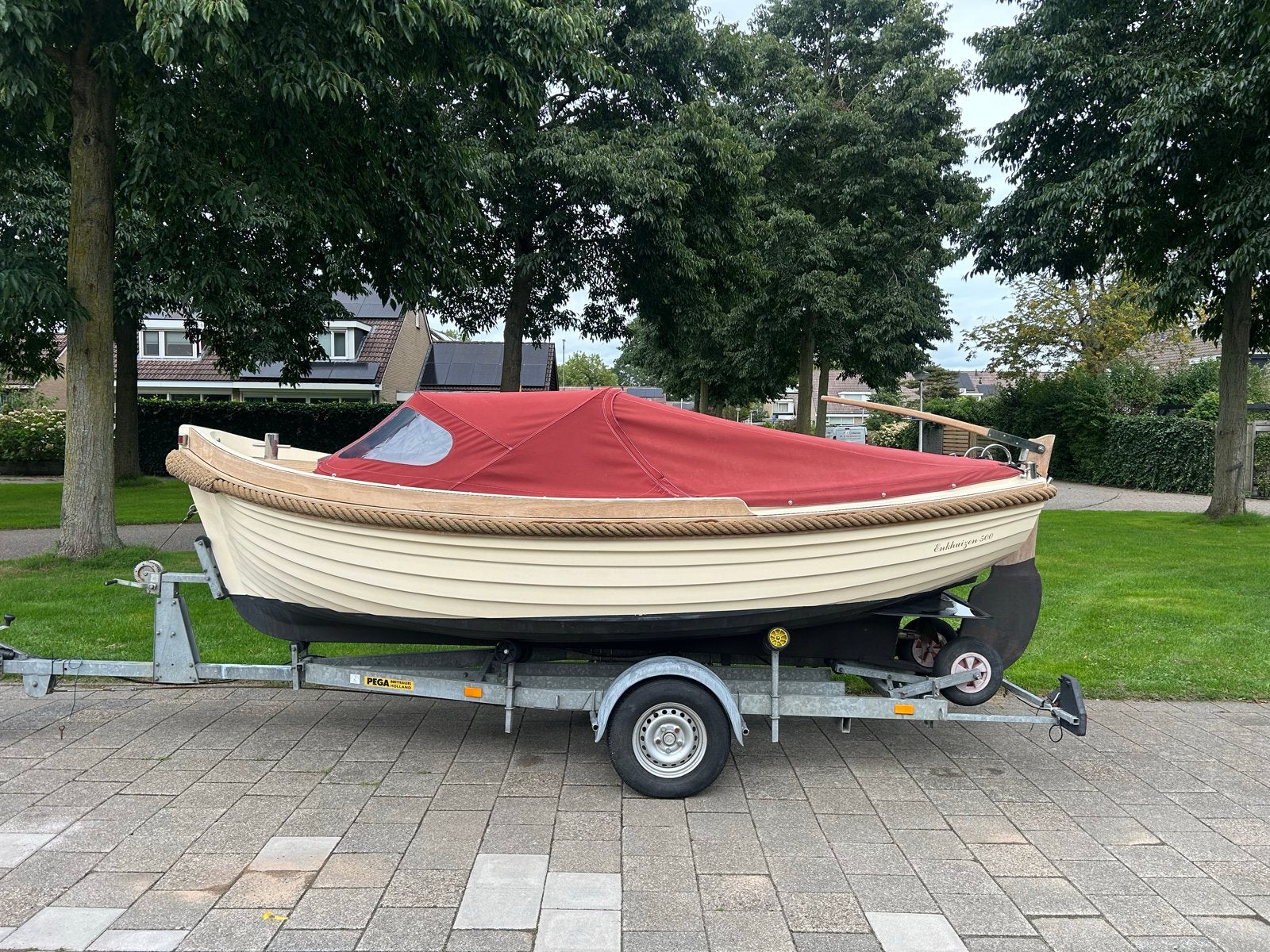 Nette Enkhuizen 500 sloep inclusief pega trailer, Watersport en Boten, Binnenboordmotor, Diesel, 5 m, Rondzit