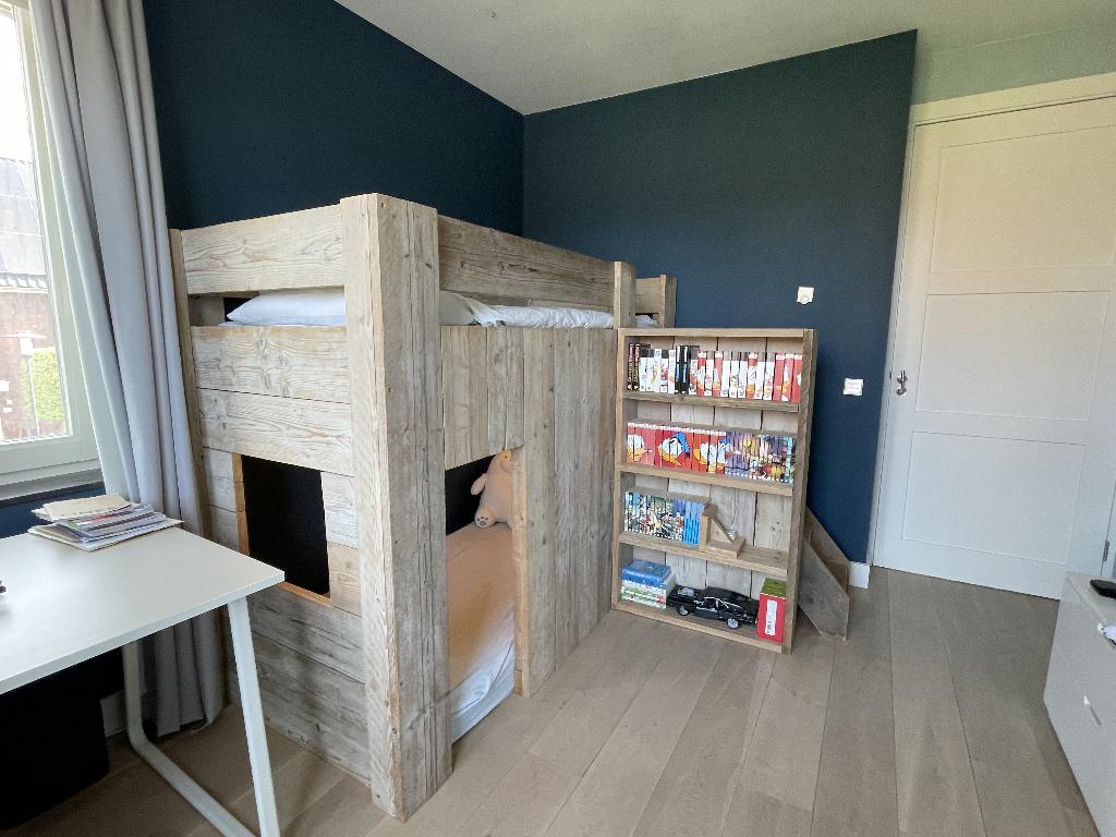 Steigerhouten hoogslaper Bed met kast, Ophalen, 85 tot 100 cm, Lattenbodem, Zo goed als nieuw