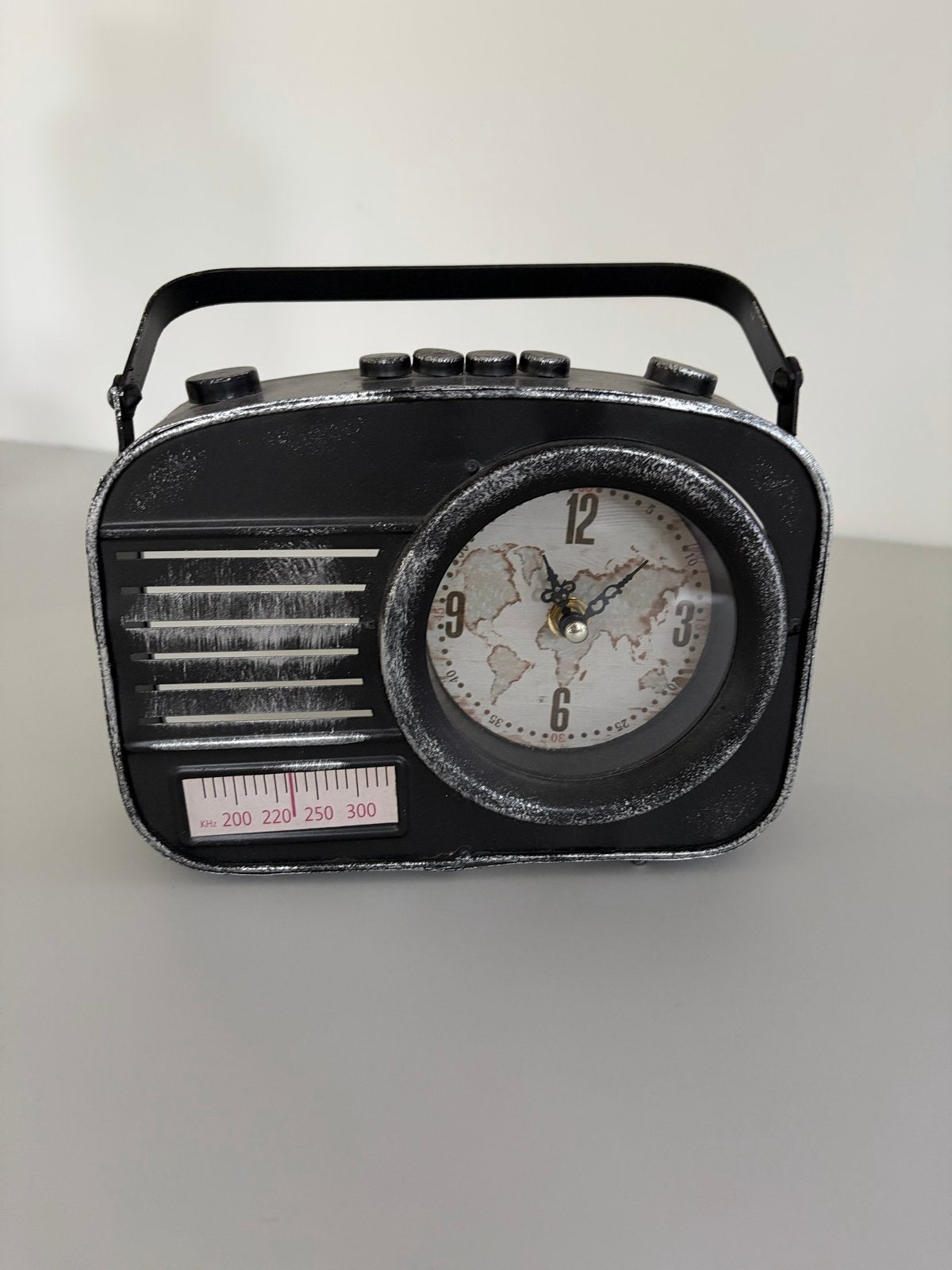 Vintage radio klok - Decoratieve retro wekker, Antiek en Kunst, Ophalen