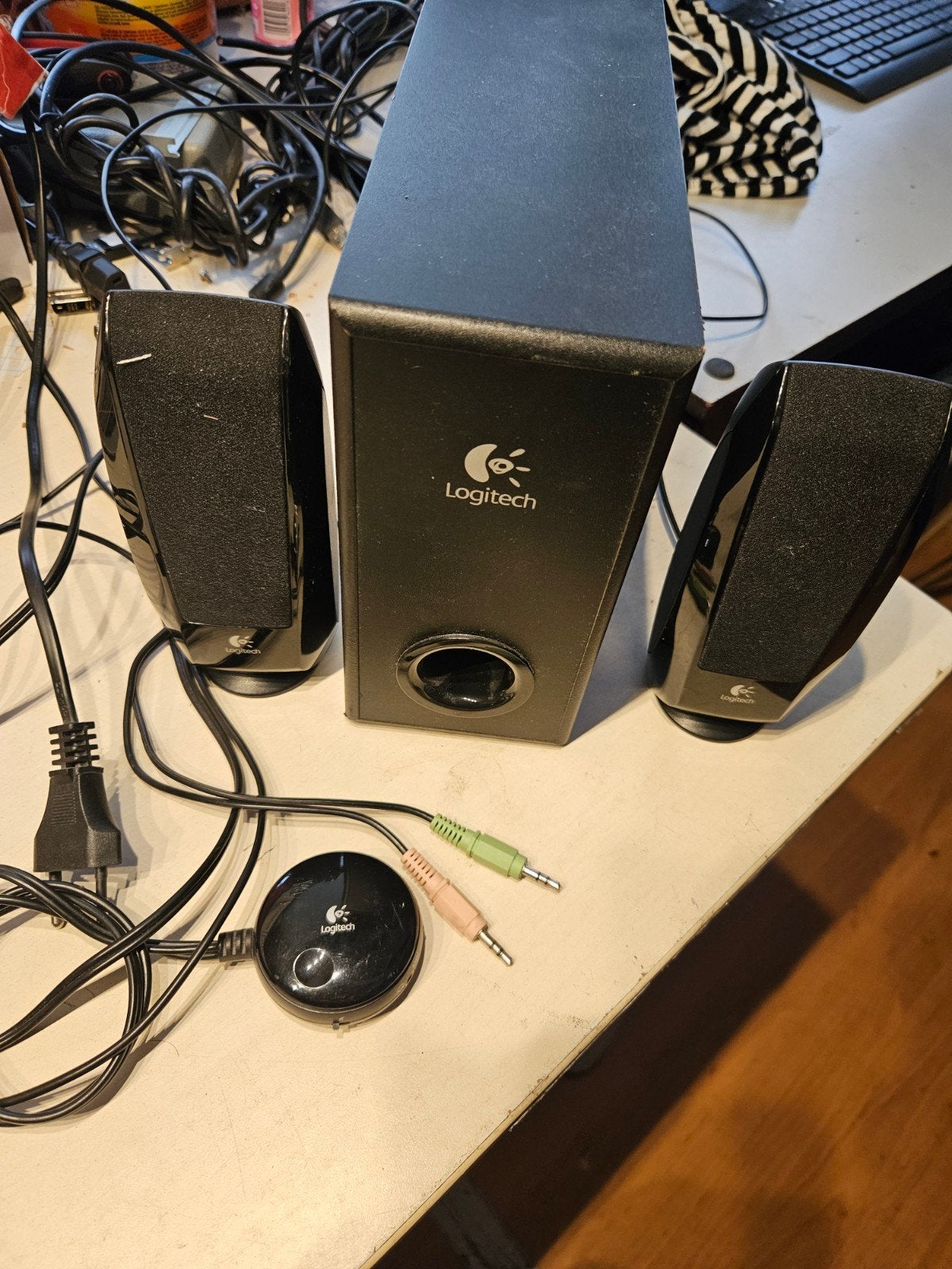 Logitech S-220 2.1 luidsprekersysteem Set, Ophalen of Verzenden