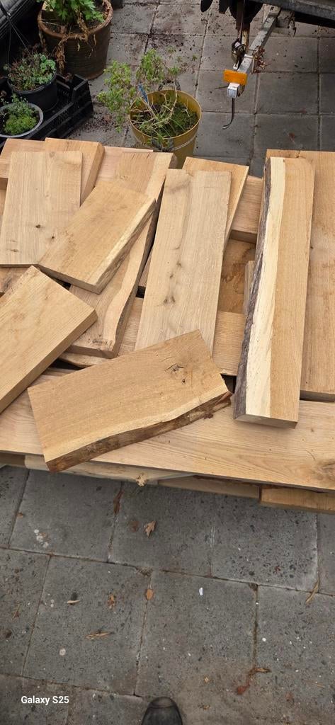 Eiken restanten: planken en schaaldelen, Doe-het-zelf en Verbouw, Hout en Planken, Gebruikt, Plank, Eiken, Minder dan 200 cm, 25 tot 50 mm