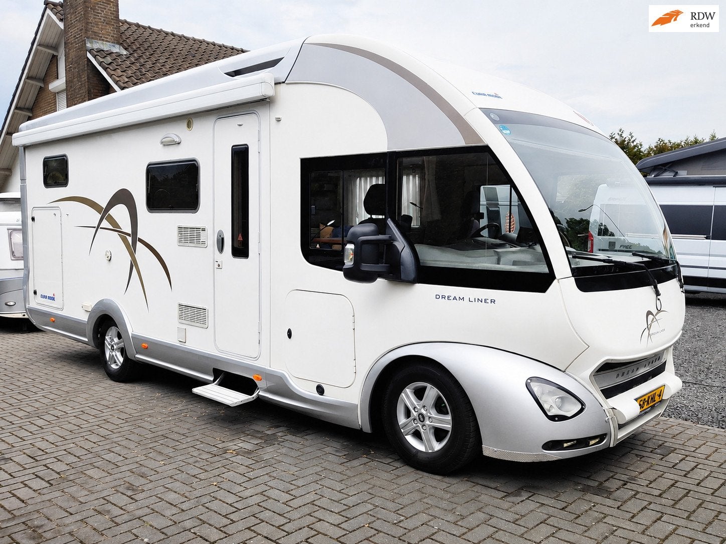 Eura Mobil Integra Style 700 EB {Enkele Bedden, XL Garage} !, Caravans en Kamperen, Integraal, 7 tot 8 meter, Bedrijf, Tot en met 4