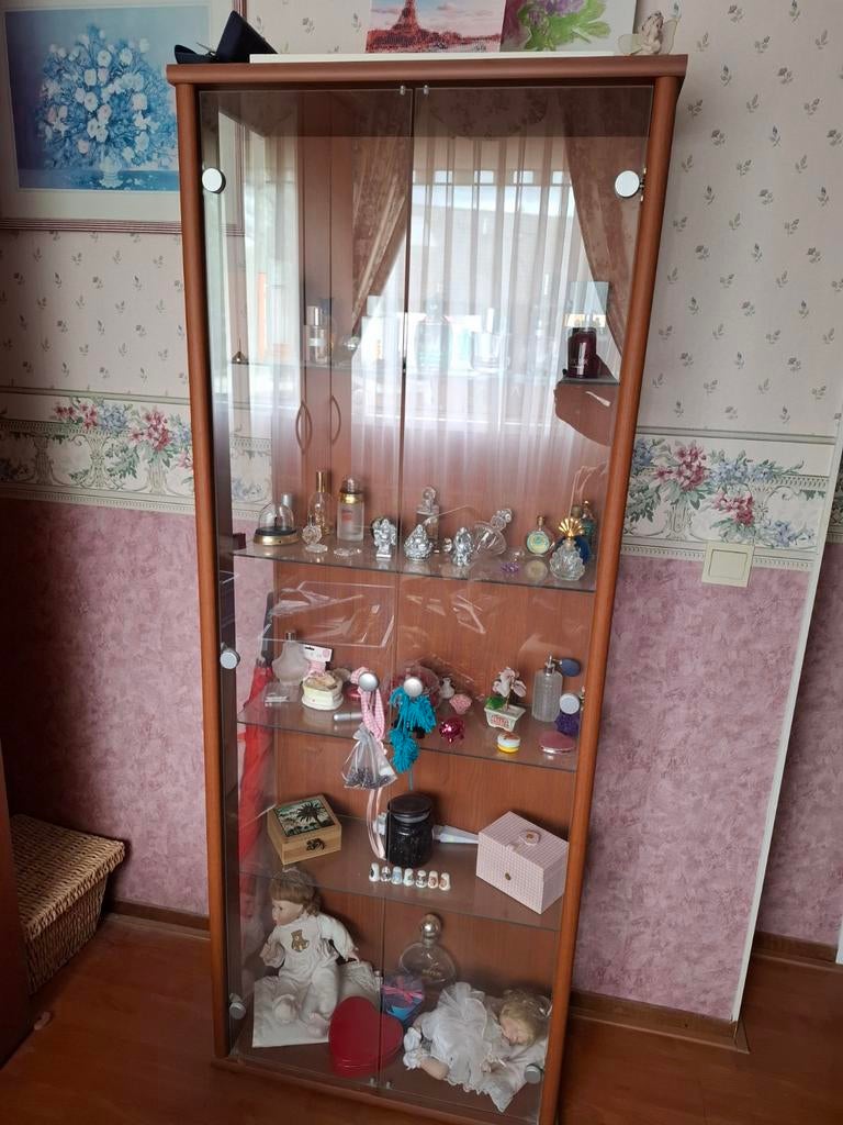 Glazen vitrinekast GRATIS, Huis en Inrichting, Kasten | Vitrinekasten, Ophalen, Klassiek, modern, Glas, Gebruikt