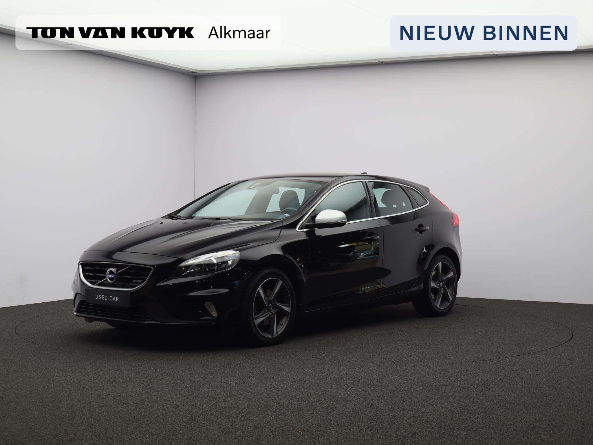 Volvo V40 1.6 T2 R-Design / Trekhaak / Stoelverwarming / Voo, Auto's, Voorwielaandrijving, Gebruikt, 4 cilinders, Zwart