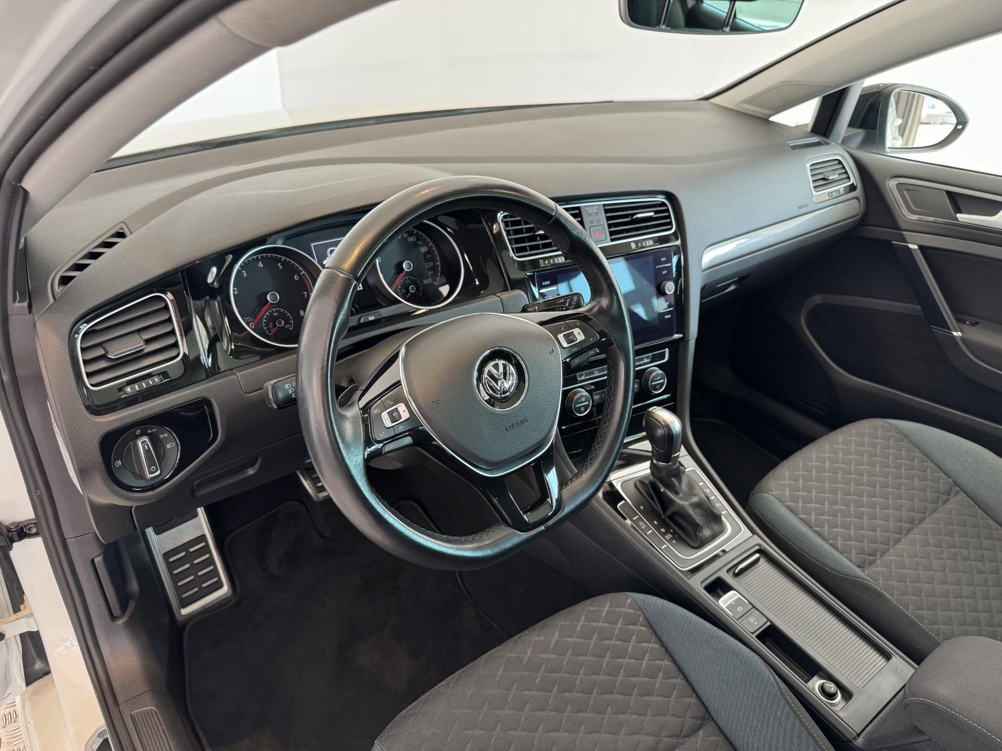 Volkswagen Golf 1.5 TSI Highline Business R-Line 18” inch, Auto's, Stof, 4 cilinders, 150 pk, Automatische klimaatregeling