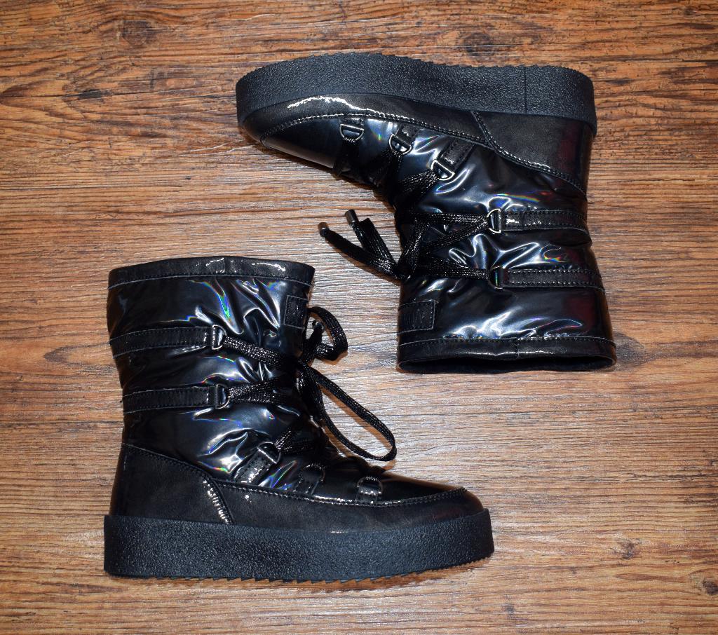 Antarctica - Moonboots Black - maat 37, Antarctica, Zwart, Snowboots, Nieuw
