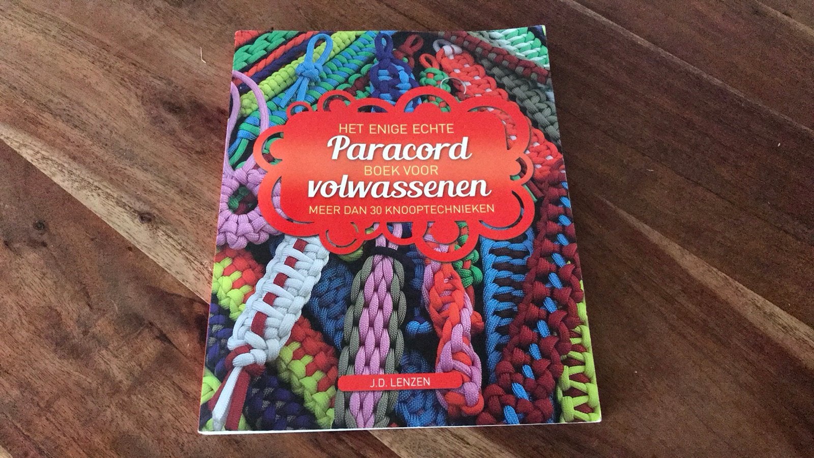 Het enige echte Paracordboek voor volwassenen, Ophalen of Verzenden, Zo goed als nieuw, Overige onderwerpen, Geschikt voor kinderen