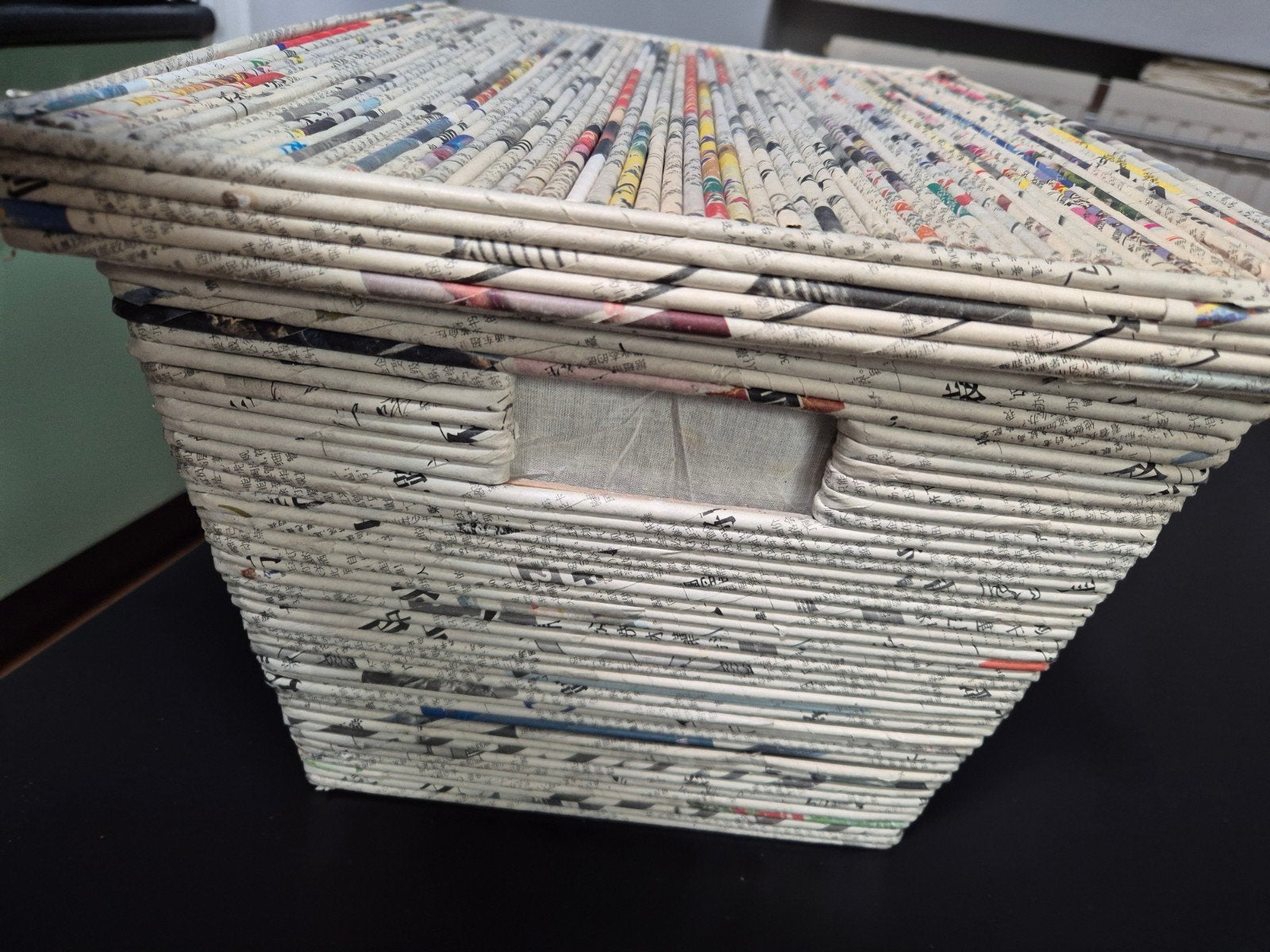 Opbergdoos van gerecyclede reclamefolders, Ophalen, Overige materialen, Minder dan 50 cm, Nieuw