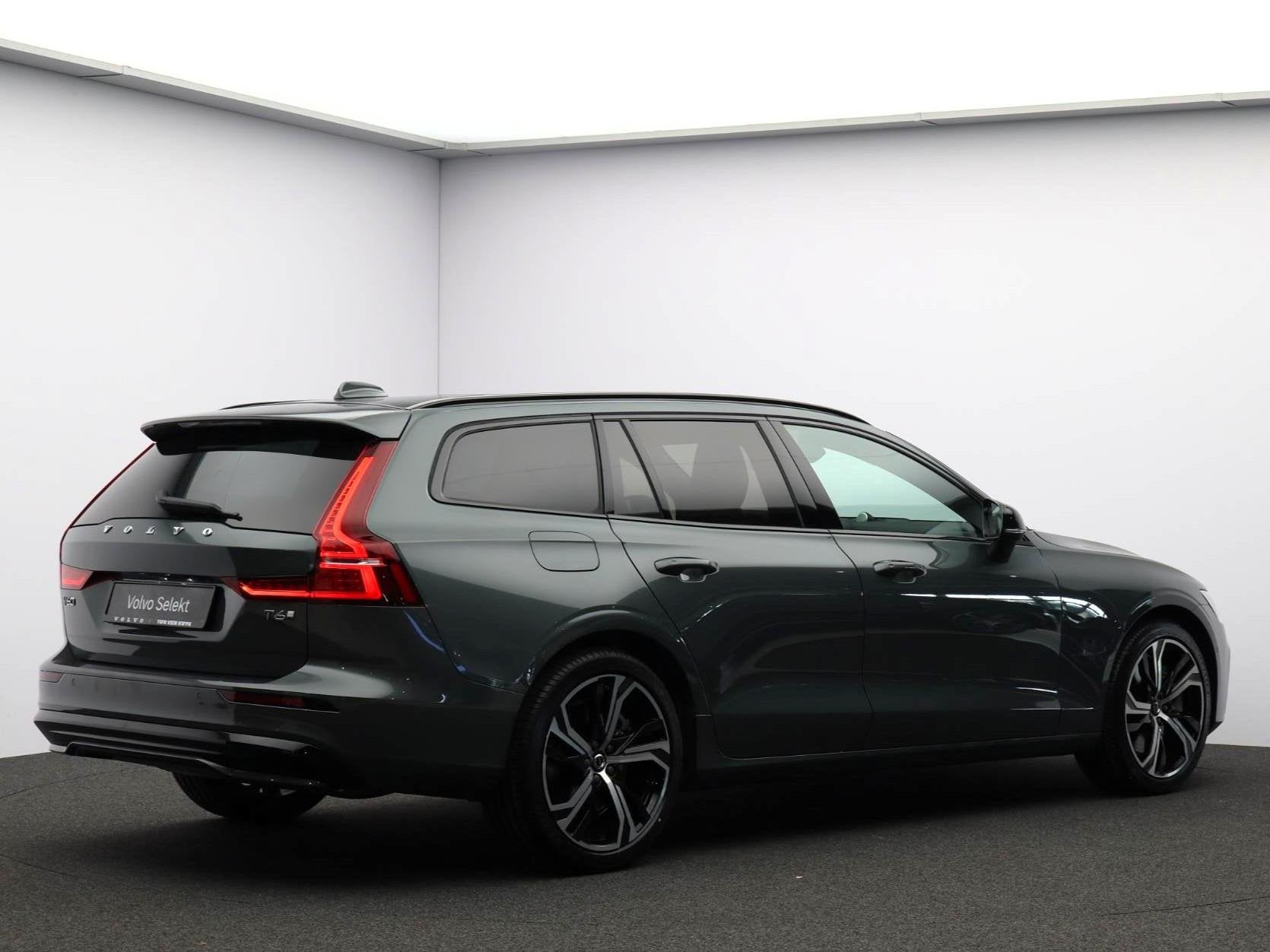 Volvo V60 2.0 T6 Plug-in hybrid AWD Ultra Dark / Head-Up Dis, Auto's, Automaat, Euro 6, 4 cilinders, 180 min