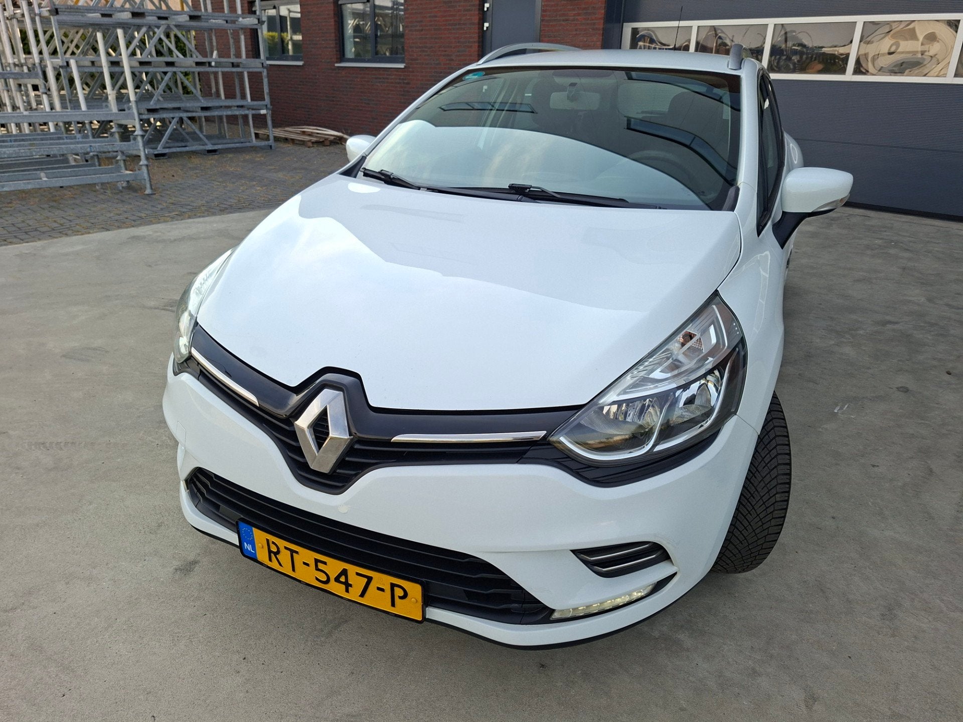 Renault Clio Estate 1.5 dCi Ecoleader Zen Airco Navigatie Le, Voorwielaandrijving, Stof, 4 cilinders, Wit