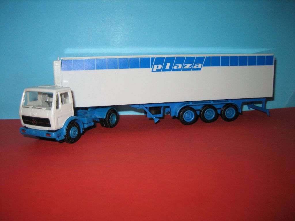 Plaza  MERCEDES met oplegger  Herpa, Ophalen of Verzenden, Zo goed als nieuw, Bus of Vrachtwagen, Herpa
