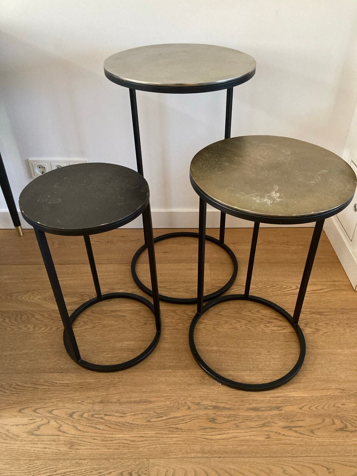 3-delige set nesttafels / bijzettafels zwart en goud metaal, Huis en Inrichting, Ophalen, Minder dan 55 cm, Gebruikt, Metaal of Aluminium