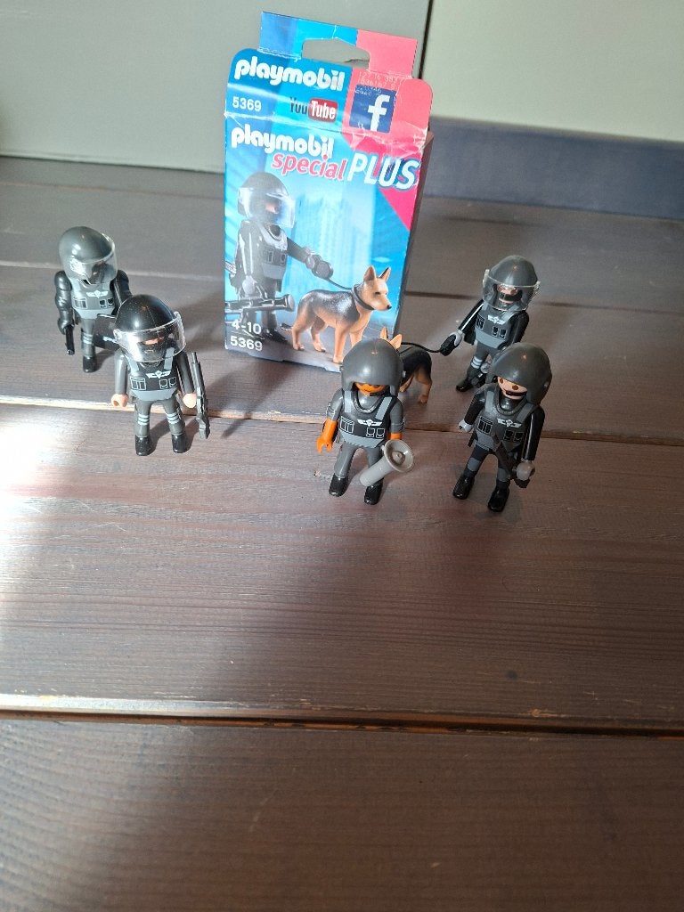 Playmobil politie met boef en een speurhond, Complete set, Ophalen of Verzenden, Zo goed als nieuw, City life