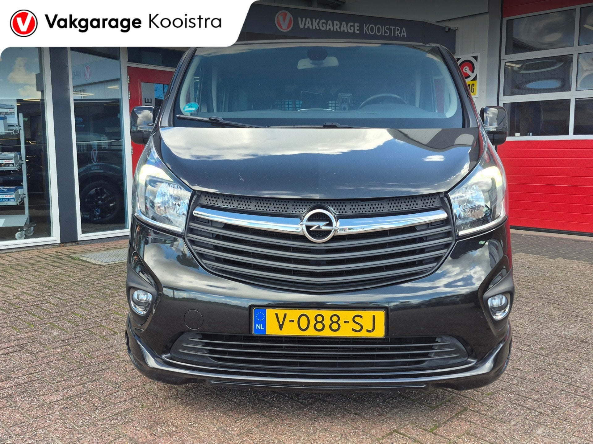 Opel Vivaro 1.6 CDTI L2H1 DC Sport EcoFlex|Navi|Camera, Auto's, Gebruikt, 2000 kg, Zwart, Origineel Nederlands
