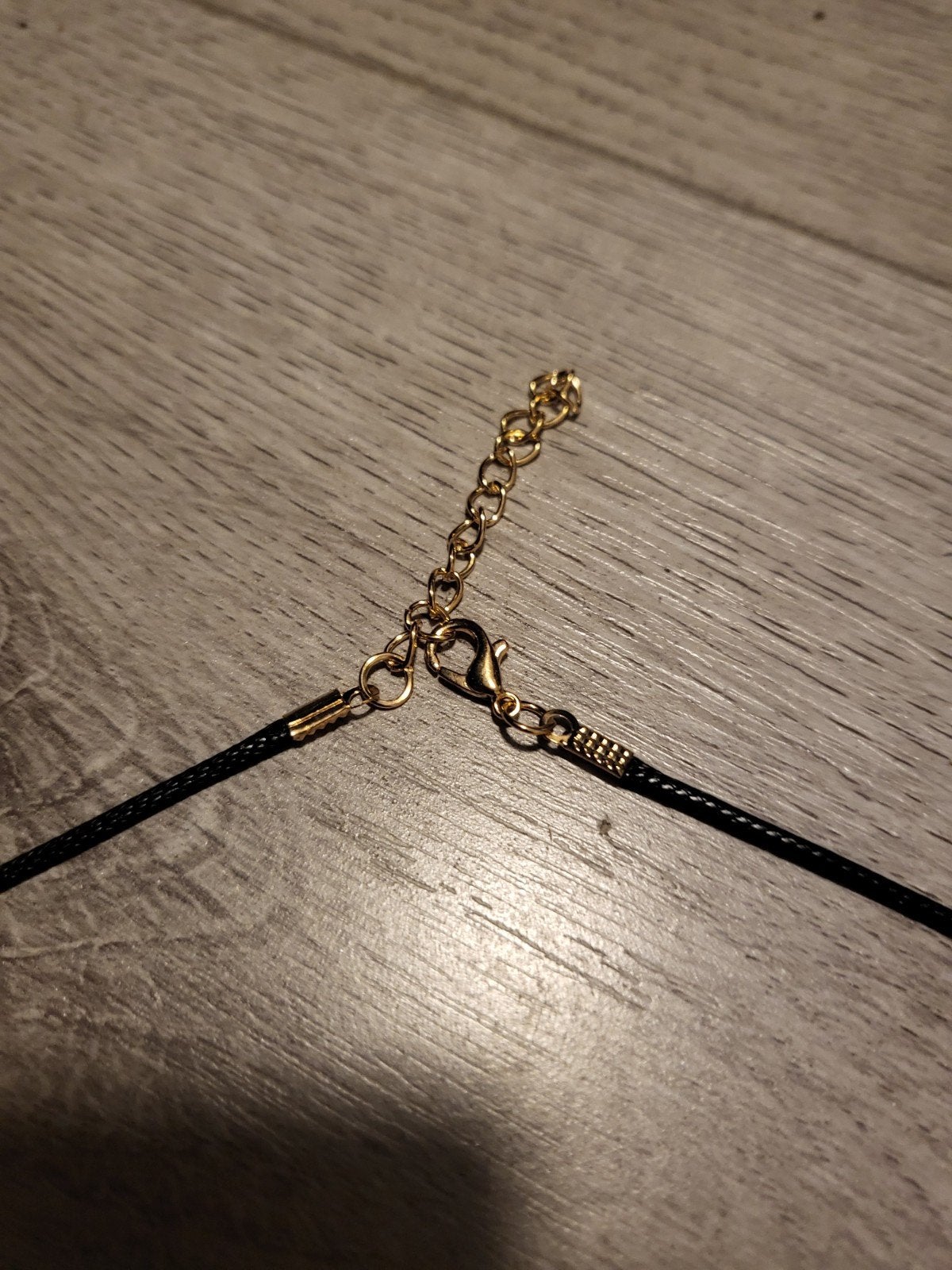 Nieuwe ketting met groene steen en verstelbare sluiting, Overige materialen, Nieuw, Ophalen of Verzenden, Verstelbaar